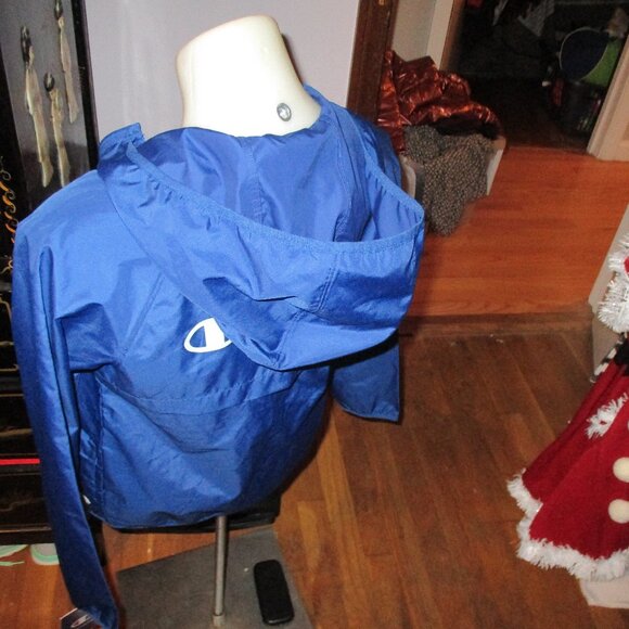 new with tags Champion boys hooded wind breaker 10-12 - Picture 1 of 2